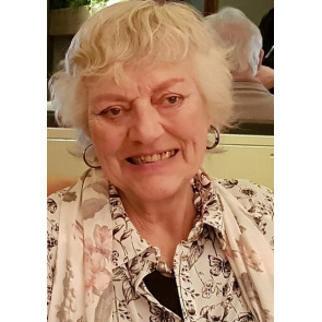 Photo of Linda HERITAGE