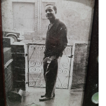 Notice Gallery for Yvonne SMALL