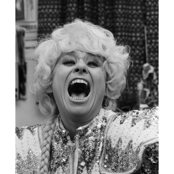 Notice Gallery for Barbara Windsor