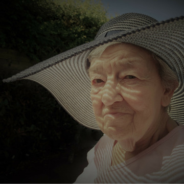 Photo of Joyce Lilian CHALMERS