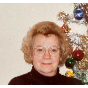 Photo of Mary Yvonne LLOYD