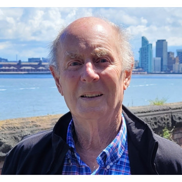 Photo of Derek DINSDALE