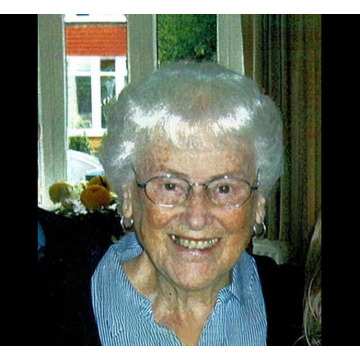 Photo of Beryl HOLMES