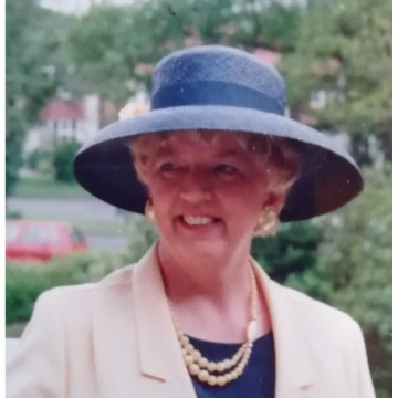 Notice Gallery for Maureen CURLEY