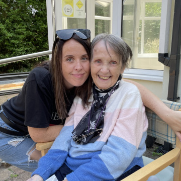 Notice Gallery for Gladys ROBERTS