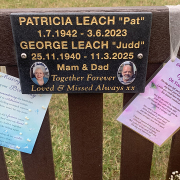 Notice Gallery for Patricia LEACH