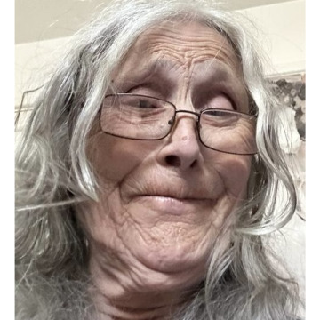 Photo of Lynne COOPER