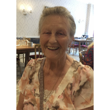 Notice Gallery for Mary LEACH