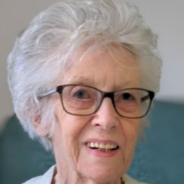 Photo of Shirley STEER