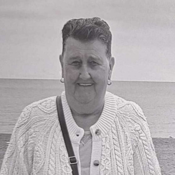 Photo of June Yvonne POPE (STROUD)