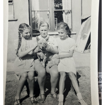 Notice Gallery for Stella LANDERS