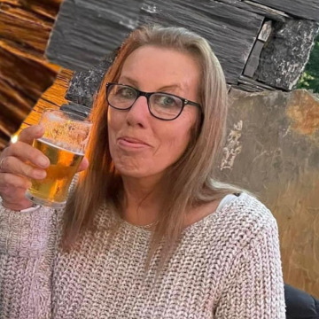 Photo of Karen SWEETMAN