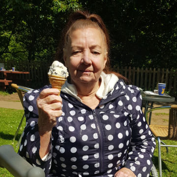 Photo of Shirley MOORE