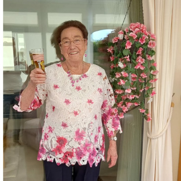 Photo of Rose HILTON