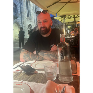 Photo of Chris FORREST