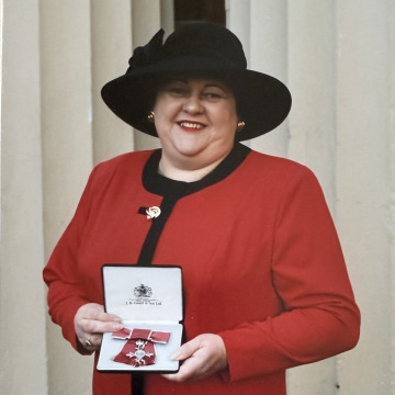 Photo of Anne MALLINSON (MBE)