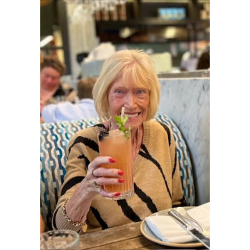 Photo of Christine MILLS