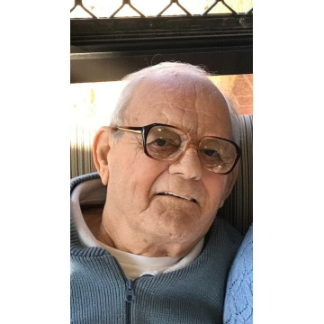 Photo of Leslie DENNISON