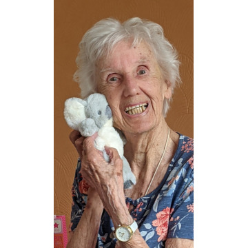 Photo of Dorothy Iris HARVEY