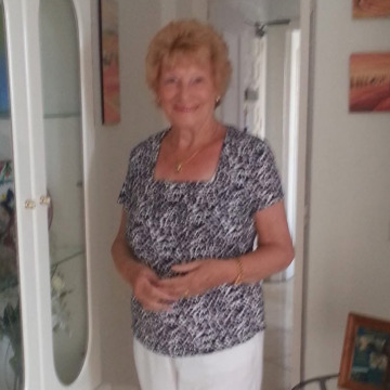 Photo of Angela FLYNN