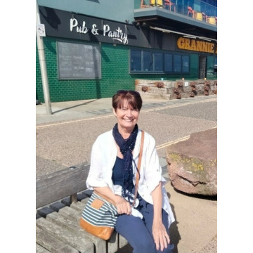 Photo of Joan YOUNG