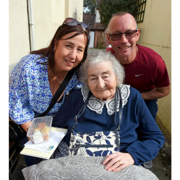 Notice Gallery for Betty Averill KIRKLAND