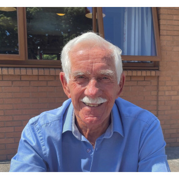 Photo of Gordon THOMAS