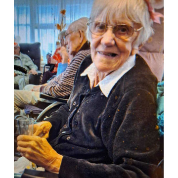 Photo of Barbara HILL