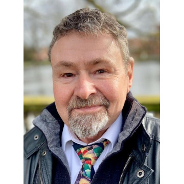 Photo of Andrew HANDSAKER