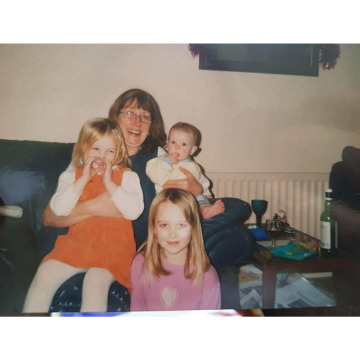 Photo for notice Lesley ROBERTS