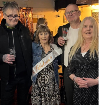 Notice Gallery for Lee BURROWS