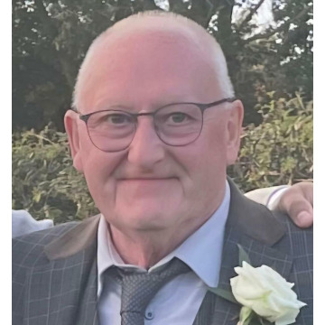 Photo of Leslie James BRADFORD