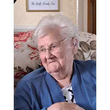 Photo of Sylvia BRETT