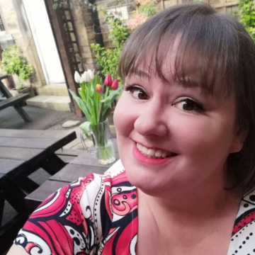 Photo of Carolyn DOBSON