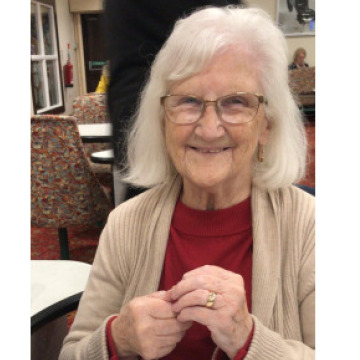 Photo of Maureen BATES