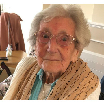 Photo of Betty STANDISH