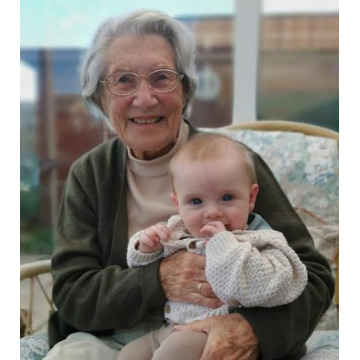 Photo of Betty LEAKE