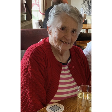 Photo of Maureen HEWITT