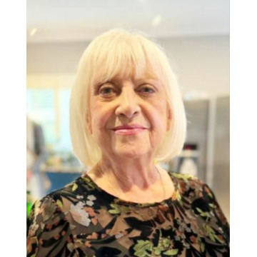 Photo of Elizabeth Lind BUREY