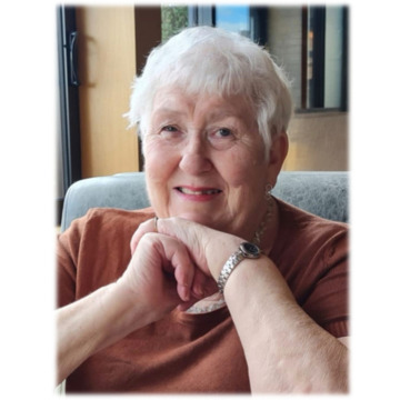 Photo of Lynda REES