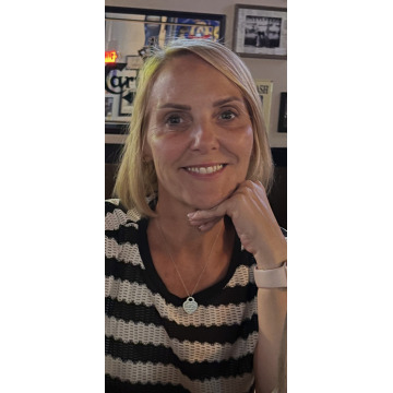 Photo of Louise MORTON